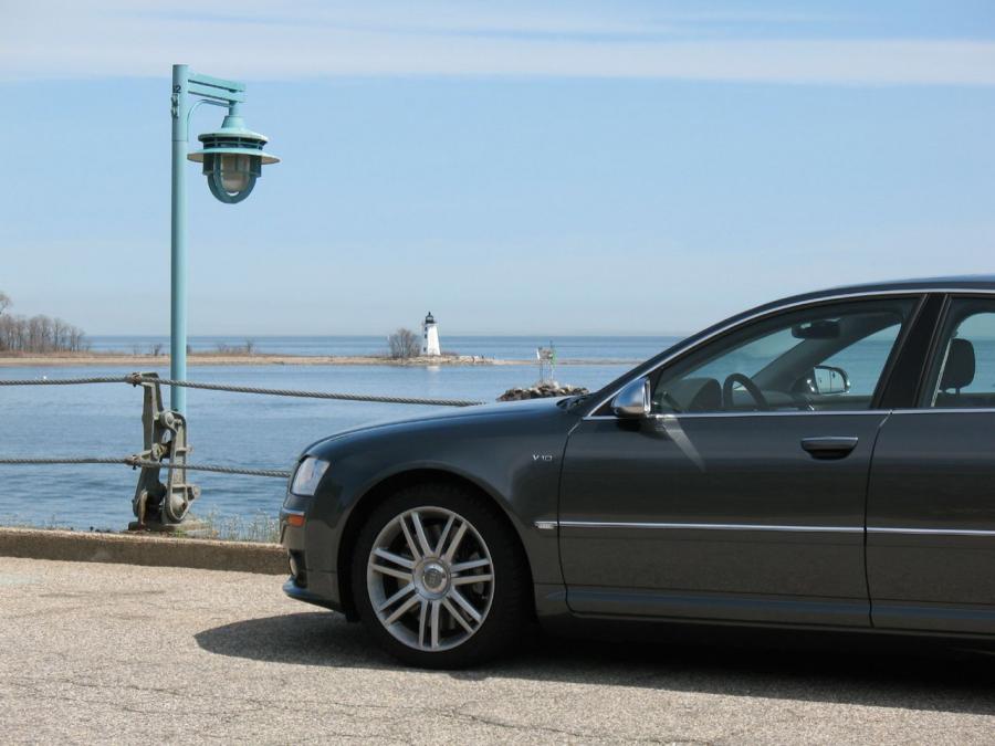 Детали экстерьера Audi S8 (D3) 2008 года  (NA) (фото 51 из 62)